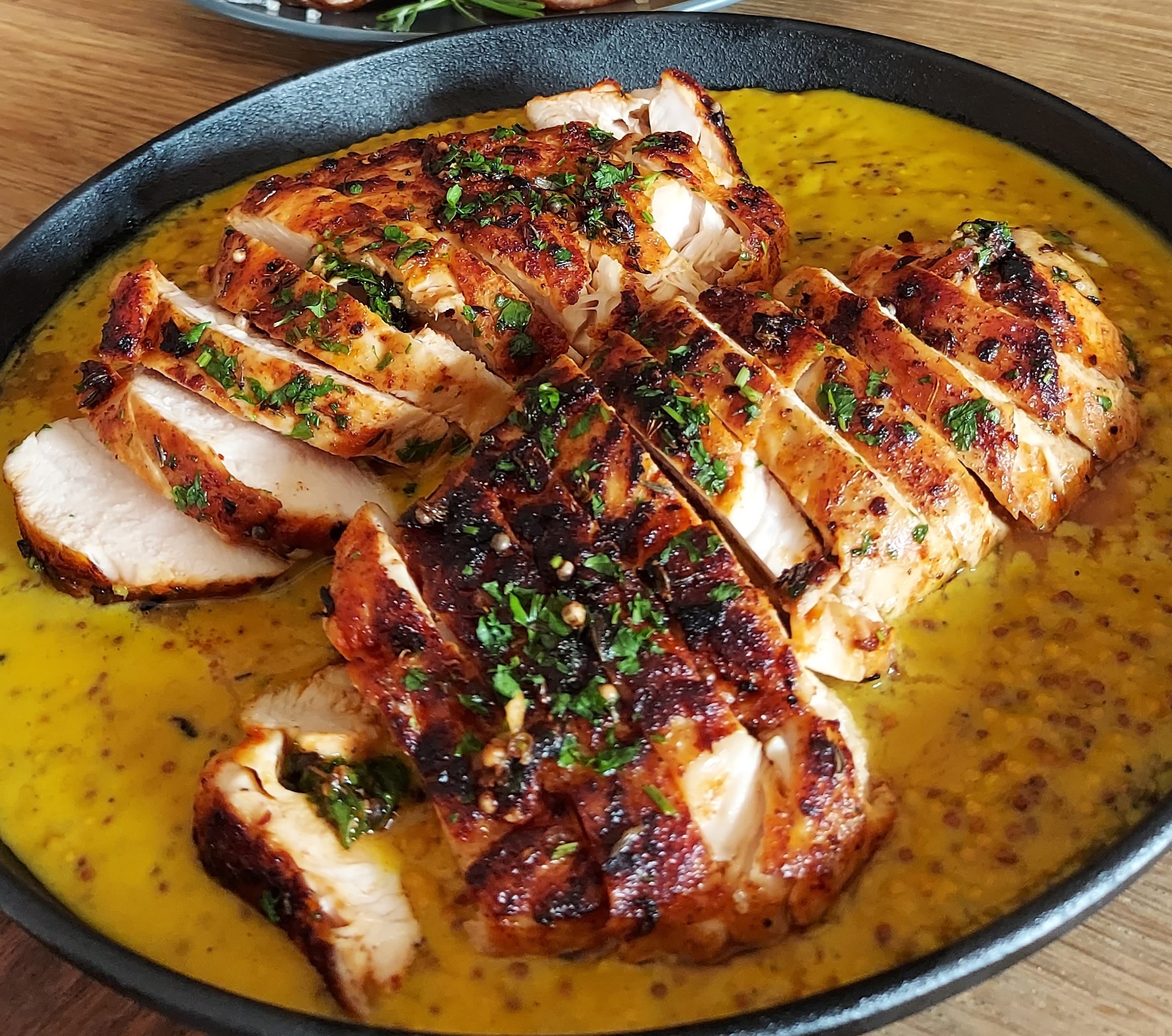 KUŘECÍ PRSÍČKA S HOŘČICOVOU OMÁČKOU